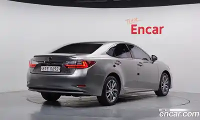 Lexus ES 2016 2.5 Автомат в Москве № 168146, миниатюра 2