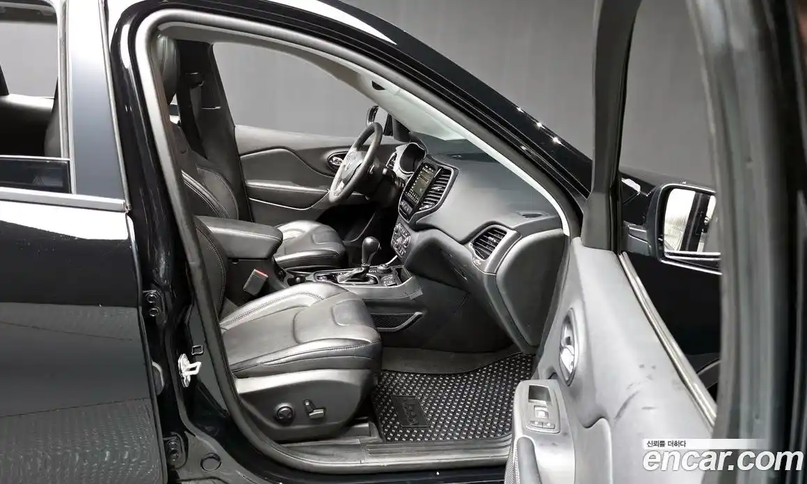 Jeep Cherokee 2022 2.4 Автомат в Москве № 169709, фото 17