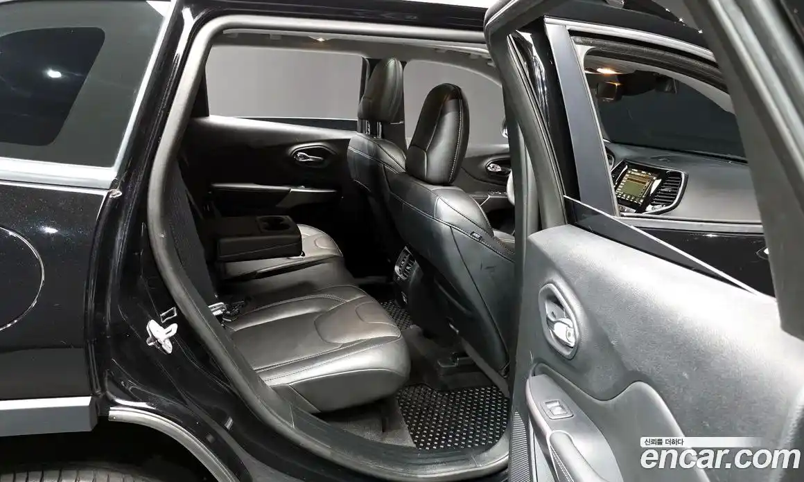 Jeep Cherokee 2022 2.4 Автомат в Москве № 169709, фото 18