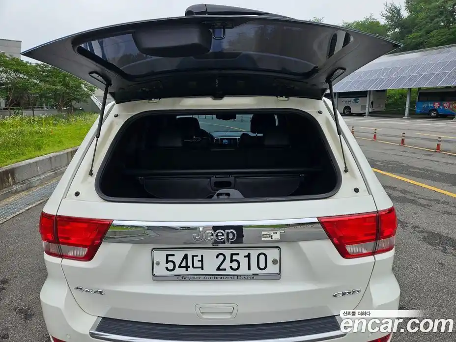 Jeep Cherokee 2012 3.0 Автомат в Москве № 170068, фото 6