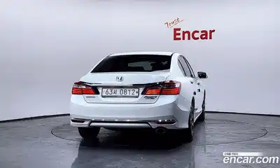 Honda Accord 2016 2.4 Автомат в Москве № 170547, миниатюра 10