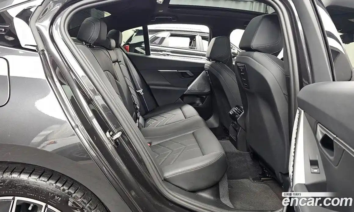 BMW 5-Series 2025 2.0 Автомат в Москве № 187381, фото 6