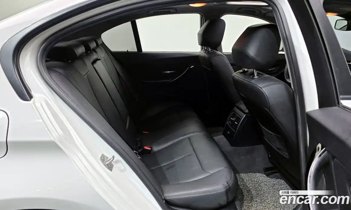 BMW 3-Series 2016 2.0 Автомат в Москве № 192785, фото 15