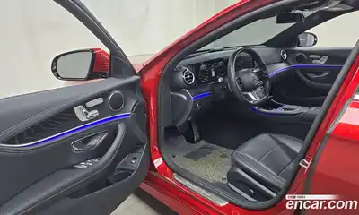 Mercedes-Benz E-Class 2021 1.9 Автомат в Москве № 194876, миниатюра 3