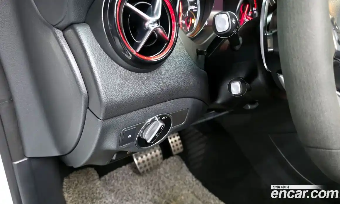 Mercedes-Benz CLA-Class 2019 2.0 Автомат в Москве № 194925, фото 14