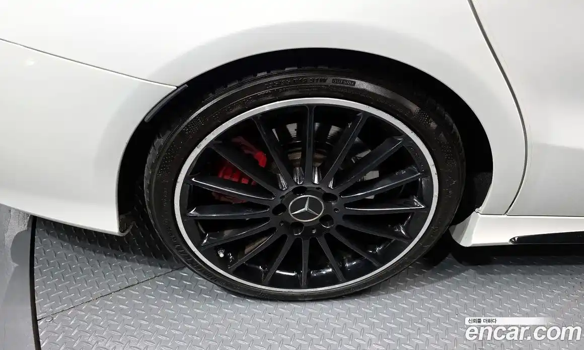 Mercedes-Benz CLA-Class 2019 2.0 Автомат в Москве № 194925, фото 5