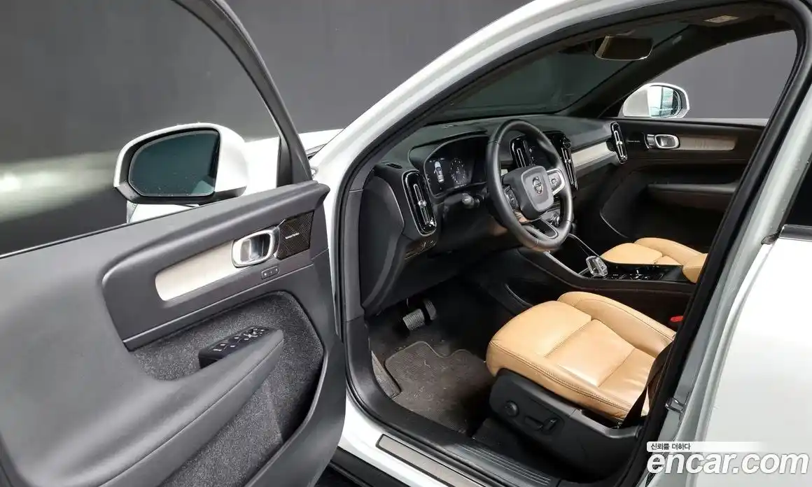 Volvo XC40 2020 2.0 Автомат в Москве № 196920, фото 16