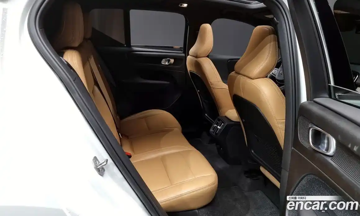 Volvo XC40 2020 2.0 Автомат в Москве № 196920, фото 10