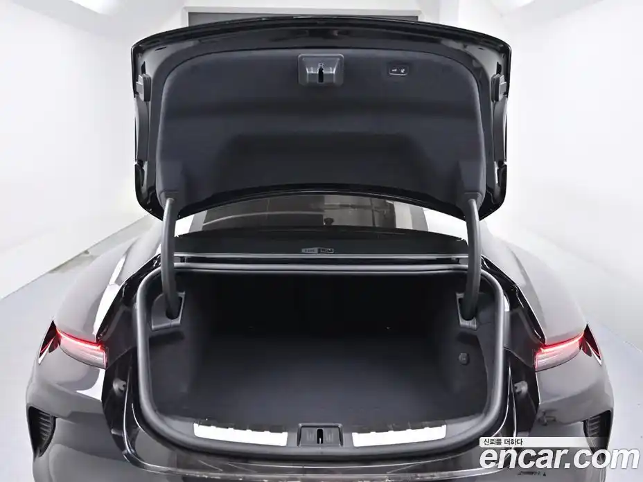 Porsche Taycan 2025 Автомат в Москве № 197752, фото 20