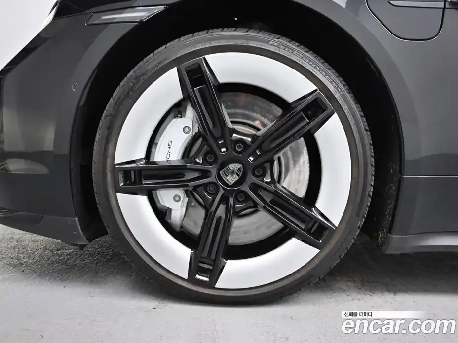 Porsche Taycan 2025 Автомат в Москве № 197752, фото 5