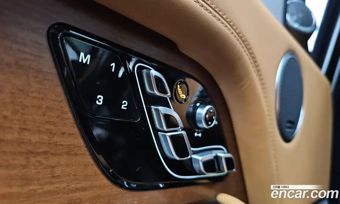 Land Rover Range-Rover 2020 4.4 Автомат в Москве № 198136, фото 17