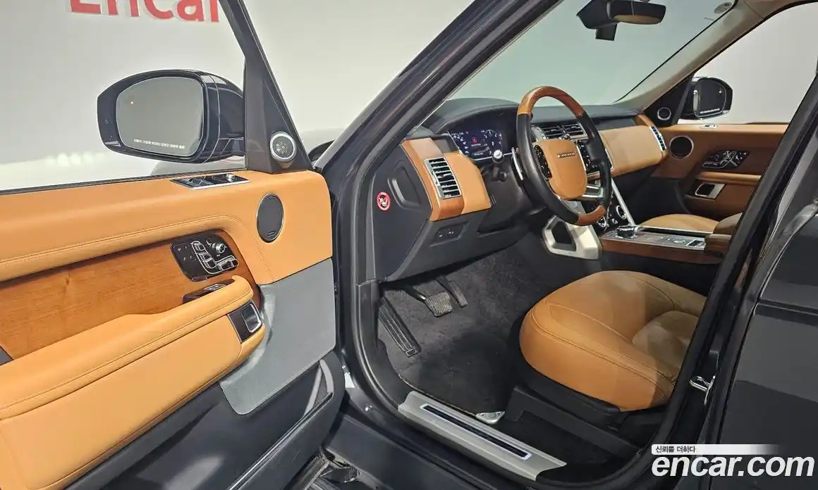 Land Rover Range-Rover 2020 4.4 Автомат в Москве № 198136, фото 10