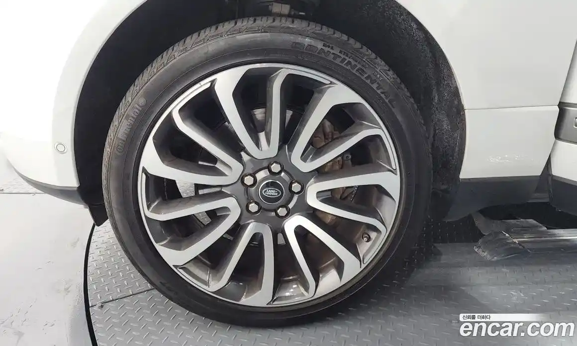 Land Rover Range-Rover 2016 4.4 Автомат в Москве № 198149, фото 18