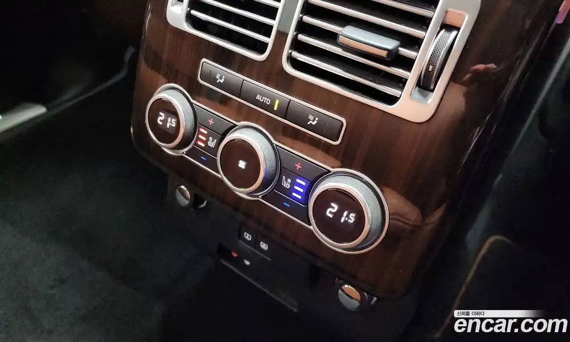 Land Rover Range-Rover 2016 4.4 Автомат в Москве № 198149, фото 8