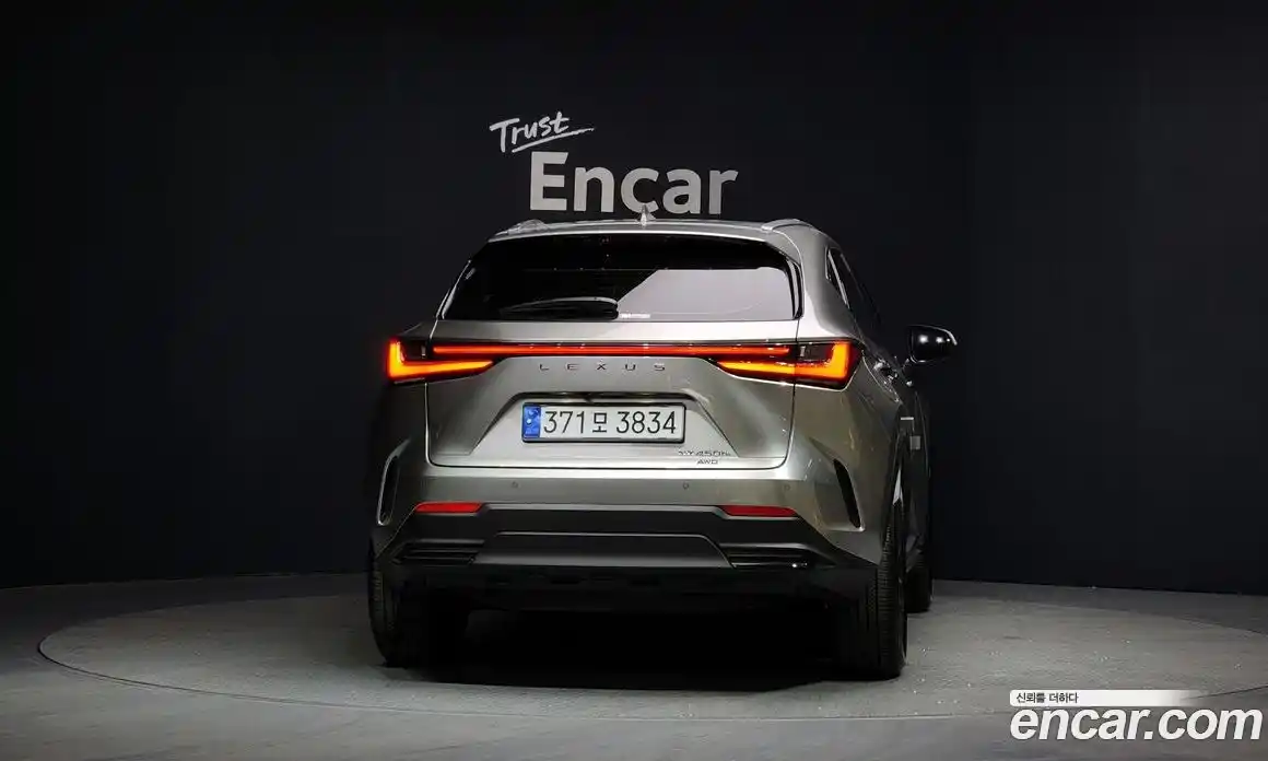 Lexus NX 2024 2.5 Автомат в Москве № 198771, фото 4