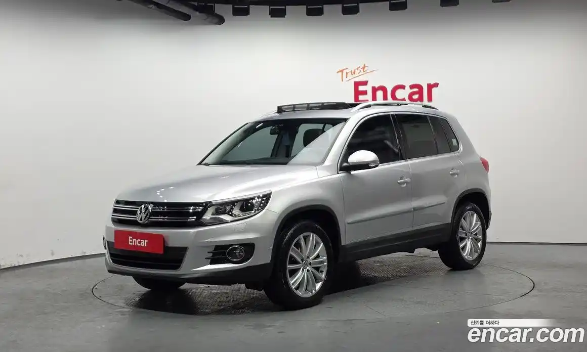 Volkswagen Tiguan 2014 2.0 Автомат в Москве № 199165, фото 1