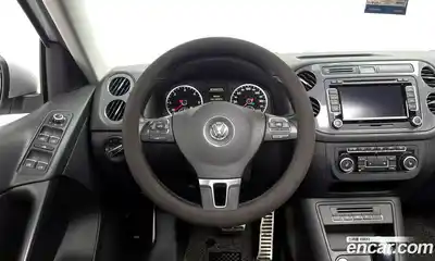 Volkswagen Tiguan 2014 2.0 Автомат в Москве № 199165, миниатюра 12