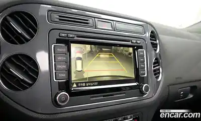 Volkswagen Tiguan 2014 2.0 Автомат в Москве № 199165, миниатюра 9