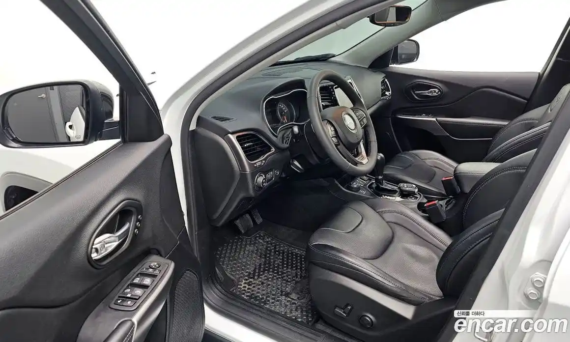 Jeep Cherokee 2022 2.4 Автомат в Москве № 199486, фото 10