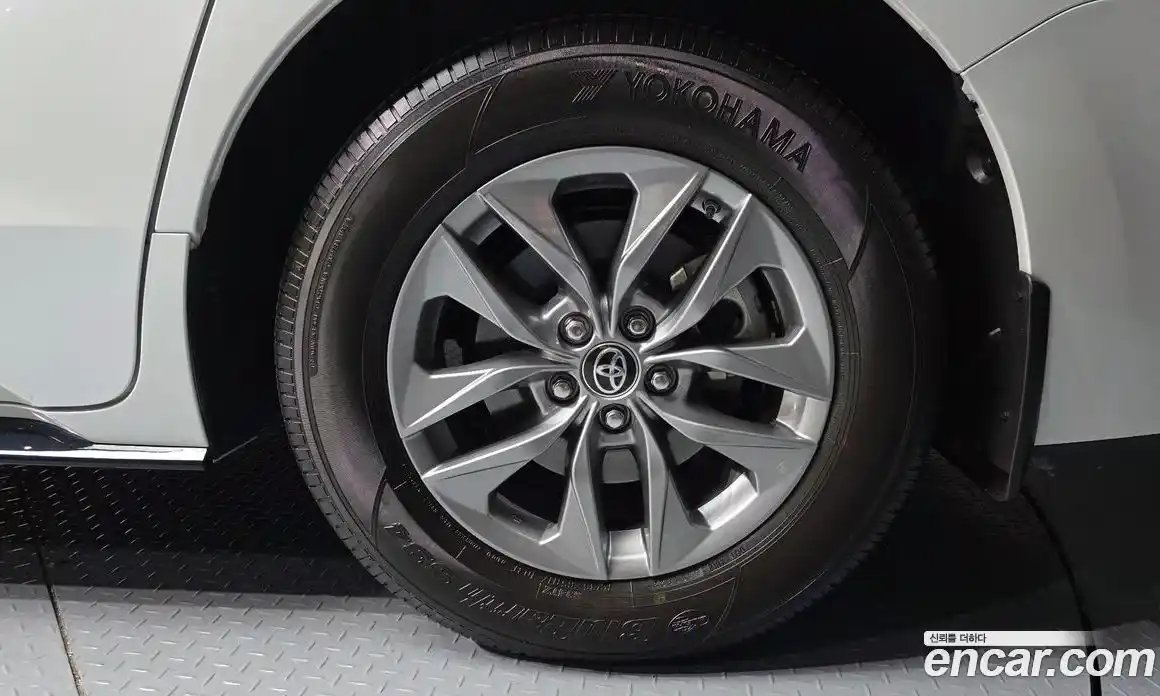 Toyota Sienna 2024 2.5 Автомат в Москве № 199572, фото 12