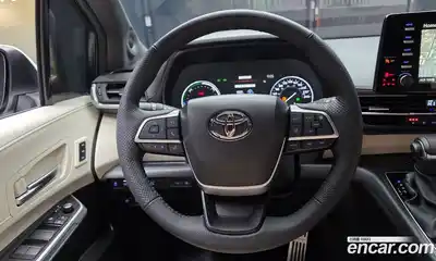 Toyota Sienna 2024 2.5 Автомат в Москве № 199572, миниатюра 10