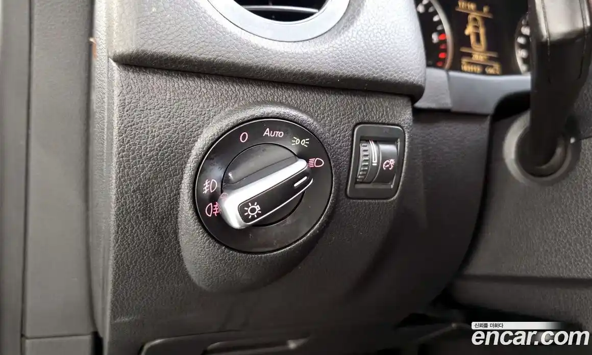 Volkswagen Tiguan 2015 2.0 Автомат в Москве № 203936, фото 5