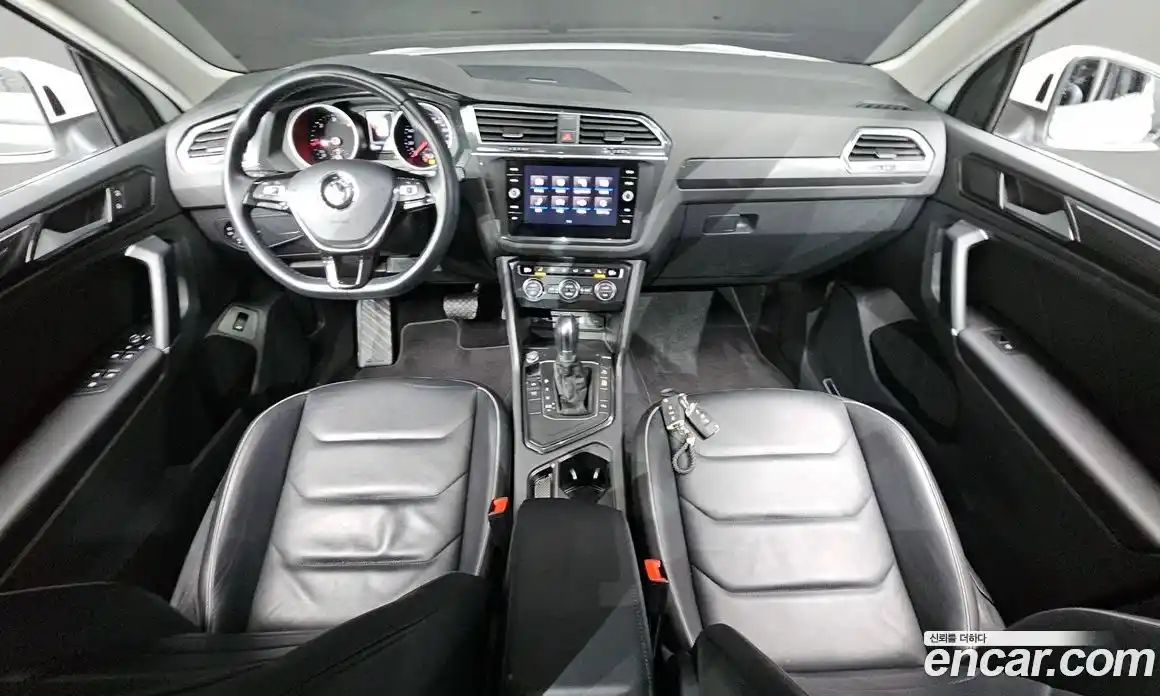 Volkswagen Tiguan 2018 2.0 Автомат в Москве № 214985, фото 13