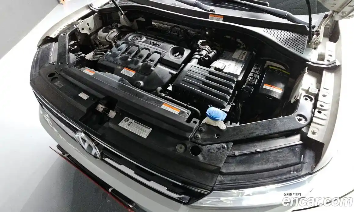 Volkswagen Tiguan 2018 2.0 Автомат в Москве № 214985, фото 17