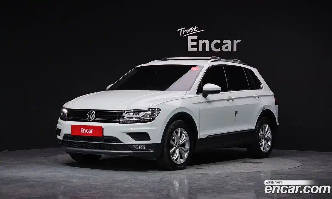 Volkswagen Tiguan 2018 2.0 Автомат в Москве № 214985, фото 8