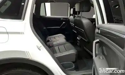 Volkswagen Tiguan 2018 2.0 Автомат в Москве № 214985, миниатюра 10