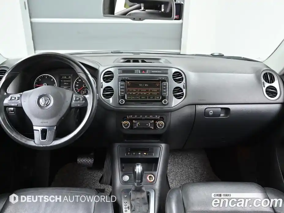 Volkswagen Tiguan 2015 2.0 Автомат в Москве № 215326, фото 7