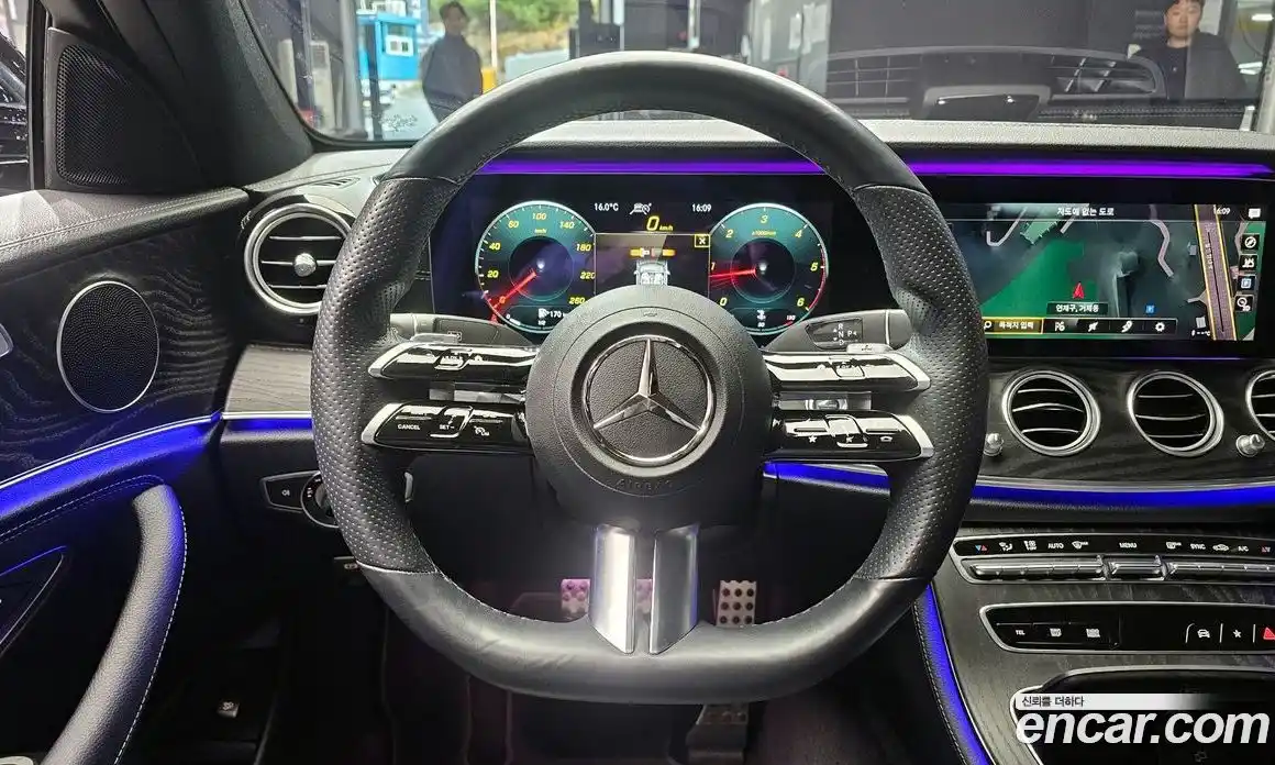 Mercedes-Benz E-Class 2021 1.9 Автомат в Москве № 224454, фото 3