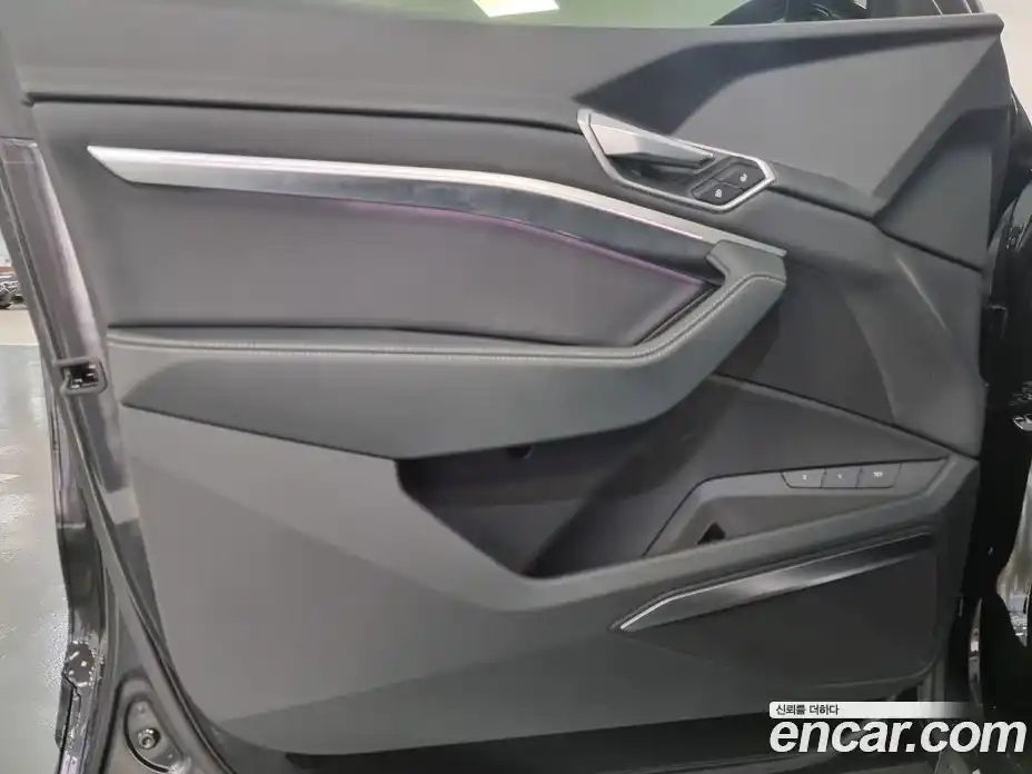 Audi Q8 e-tron 2024 0.3 Автомат в Москве № 230311, фото 11