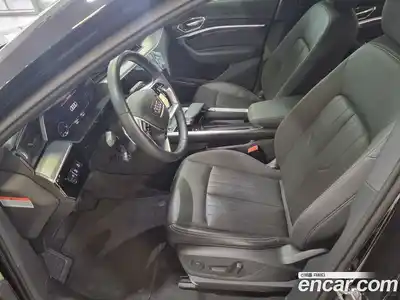 Audi Q8 e-tron 2024 0.3 Автомат в Москве № 230311, миниатюра 12