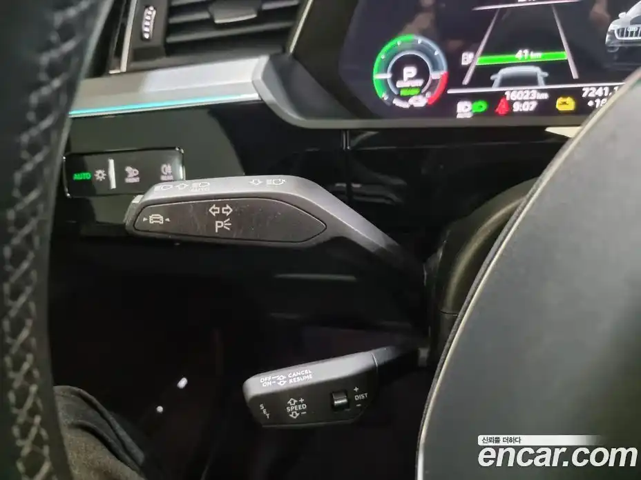 Audi Q8 e-tron 2024 0.3 Автомат в Москве № 230311, фото 14