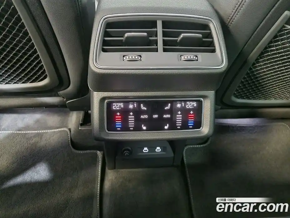 Audi Q8 e-tron 2024 0.3 Автомат в Москве № 230311, фото 15