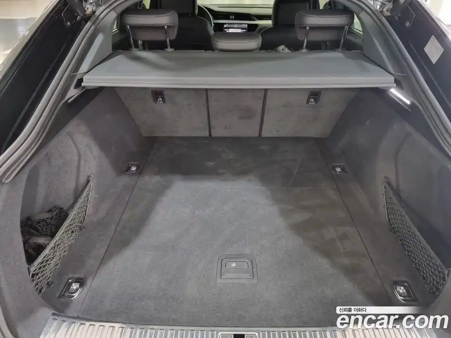 Audi Q8 e-tron 2024 0.3 Автомат в Москве № 230311, фото 18