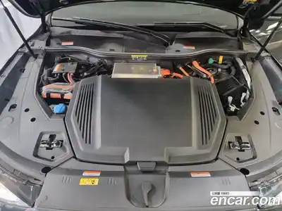 Audi Q8 e-tron 2024 0.3 Автомат в Москве № 230311, миниатюра 6