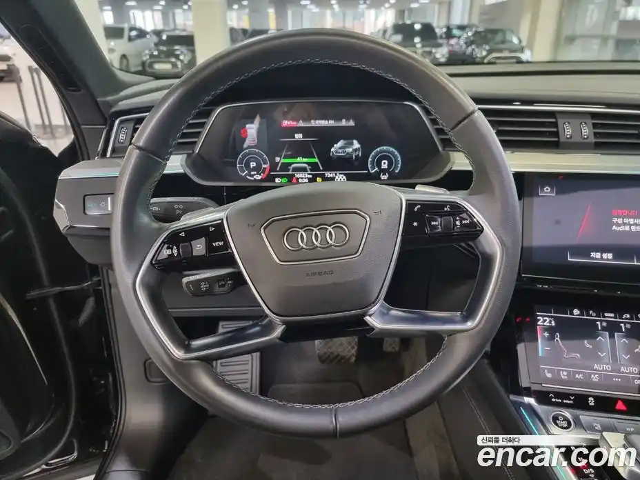 Audi Q8 e-tron 2024 0.3 Автомат в Москве № 230311, фото 7