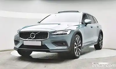 Volvo V60, 2023