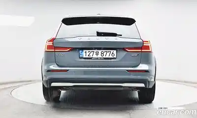 Volvo V60 2023 2.0 Автомат в Москве № 230887, миниатюра 3