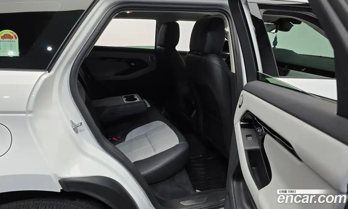 Land Rover Range-Rover Evoque 2024 2.0 Автомат в Москве № 231126, фото 11