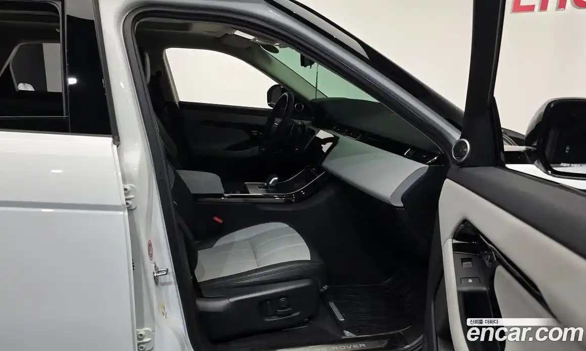 Land Rover Range-Rover Evoque 2024 2.0 Автомат в Москве № 231126, фото 10