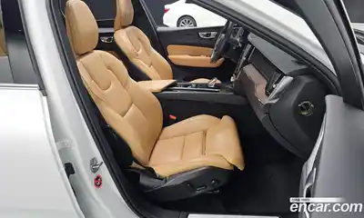 Volvo XC60 2021 2.0 Автомат в Москве № 251100, миниатюра 10