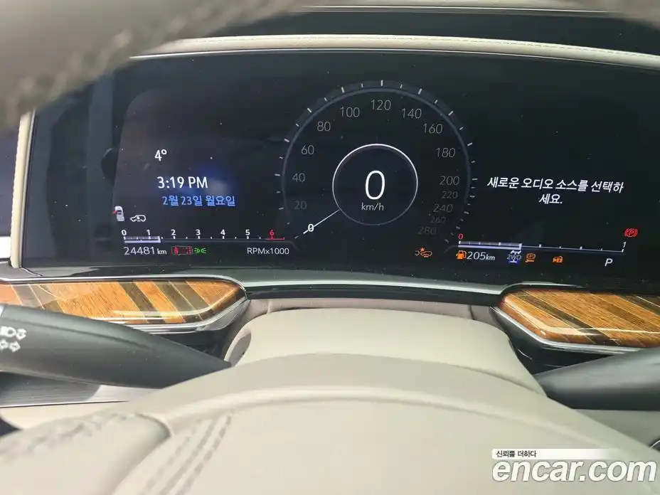 Cadillac Escalade 2023 6.2 Автомат в Москве № 256383, фото 17