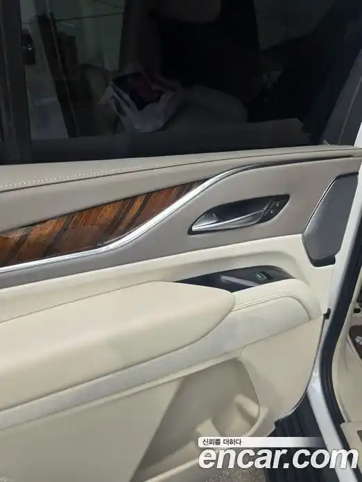 Cadillac Escalade 2023 6.2 Автомат в Москве № 256383, фото 9