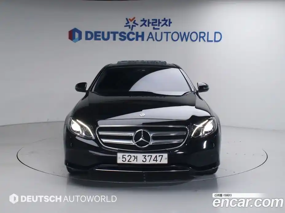 Mercedes-Benz E-Class 2018 2.0 Автомат в Москве № 264253, фото 3