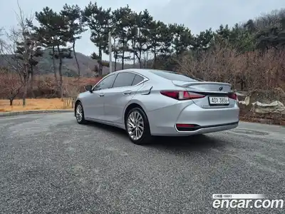 Lexus ES 2019 2.5 Автомат в Москве № 272363, миниатюра 4