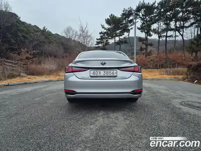 Lexus ES 2019 2.5 Автомат в Москве № 272363, миниатюра 5