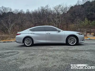 Lexus ES 2019 2.5 Автомат в Москве № 272363, миниатюра 7